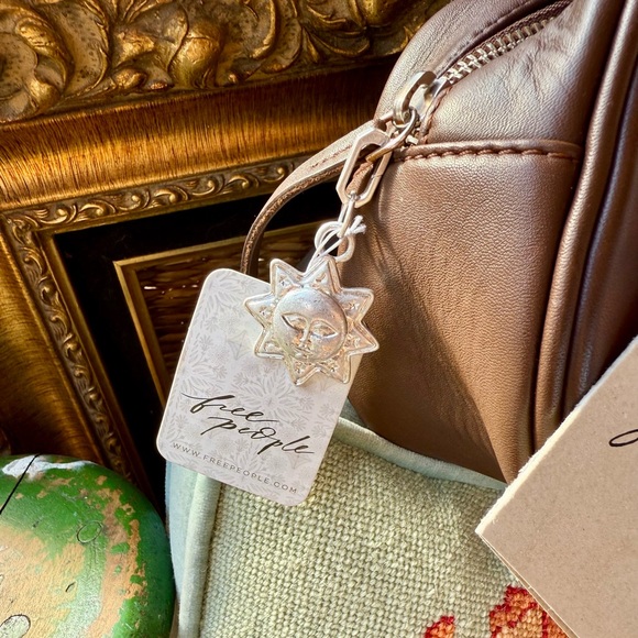 Free People ‘Say Yes’ Bag - Picture 7 of 15